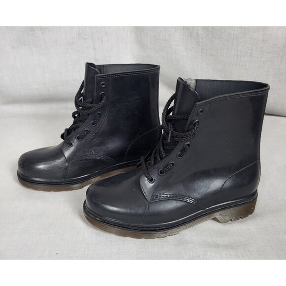 Steve Madden Black Rubber Lace up Boots Women's Size 8 Winter Fall Classic Style - Picture 1 of 8